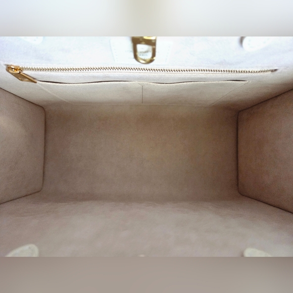 Louis Vuitton Onthego MM Giant Empreinte | Creme & Rose Trianon | Excellent - Picture 6 of 7